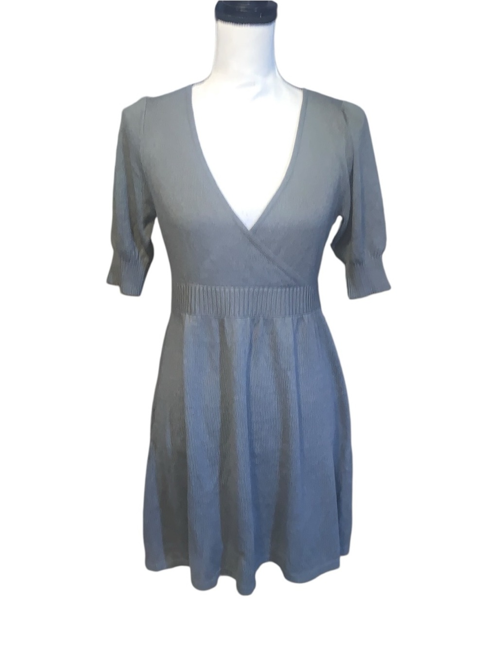 Frenchi Gray V-Neck Knit Short Sleeve Sweater Dress Knee Length